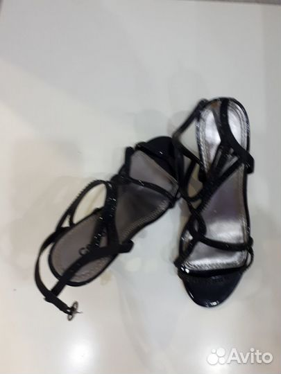 Босоножки женские черные блестящие