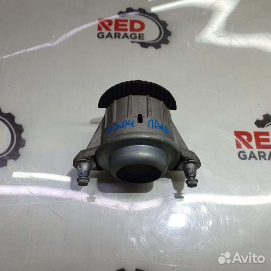 Подушка двигателя Mercedes-Benz C-Class W204