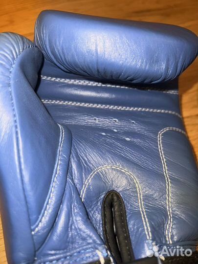 Боксерские перчатки