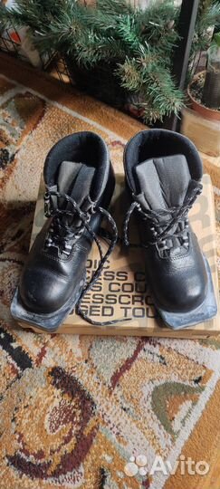 Лыжные ботинки