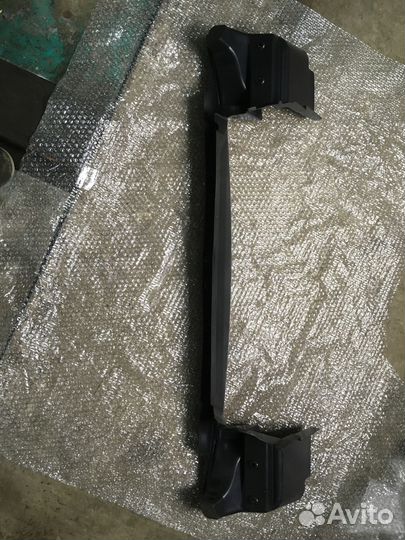 Продам дефлектор радиатора PDB500240