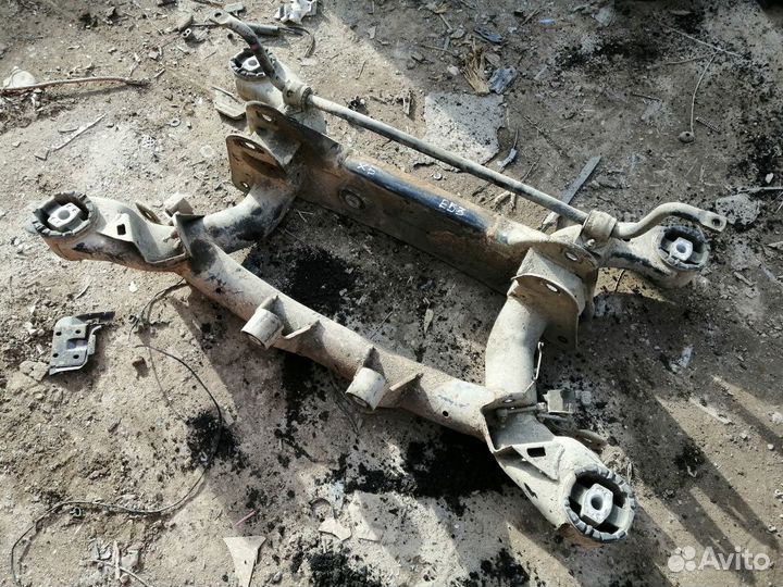 Подрамник задний BMW E53 X5 3.0L