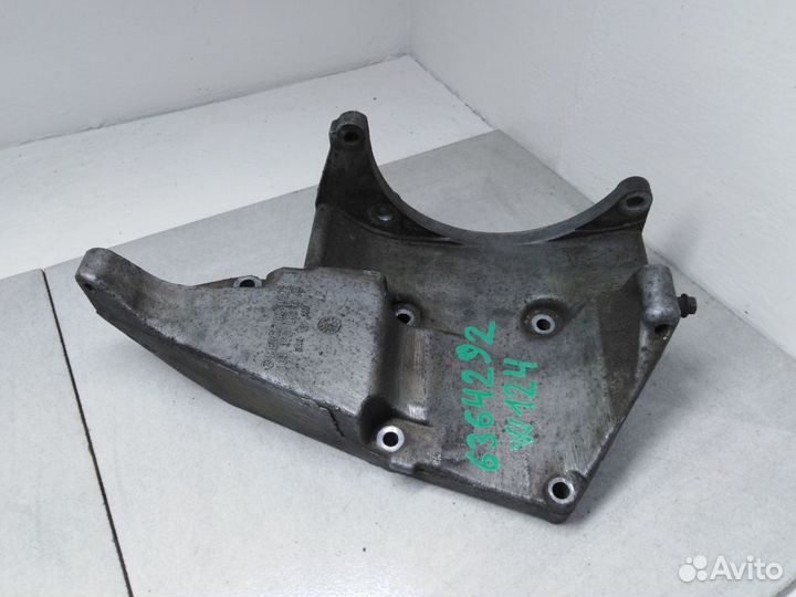 Кронштейн генератора