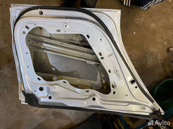 Продам задне левую дверь Volkswagen passat cc