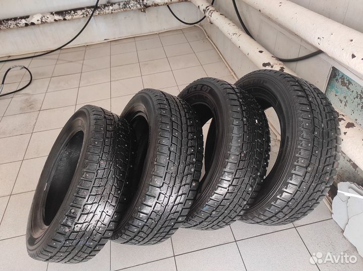 Dunlop SP Winter Ice 01 225/65 R17 102T