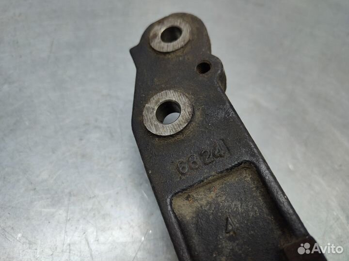 Кронштейн насоса гур VQ25 Nissan Cedric 2001 г.в