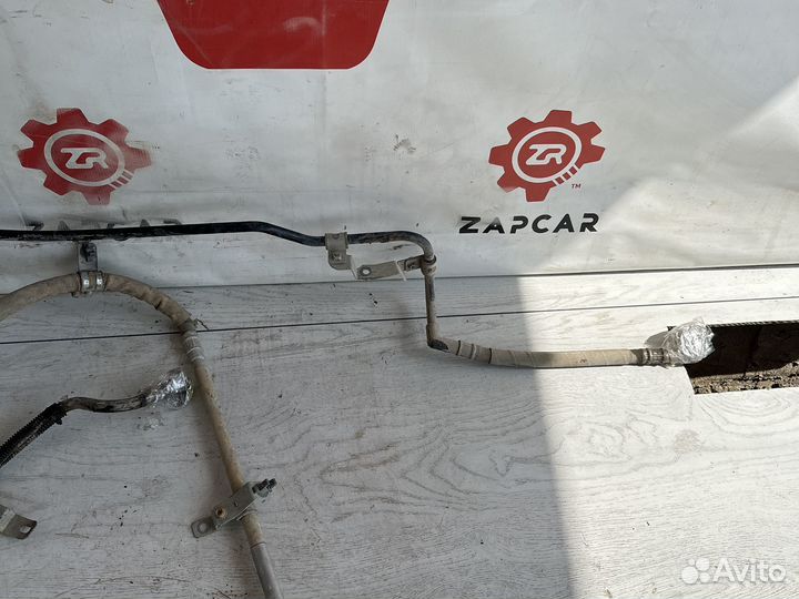 Nissan Patrol Y62 Шланг гидроподвеский правый