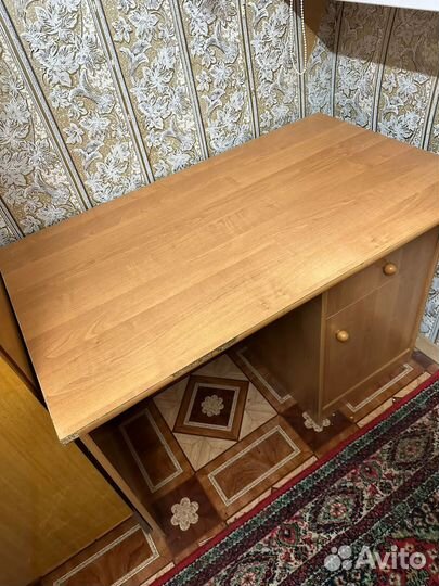 Стол письменный школьный