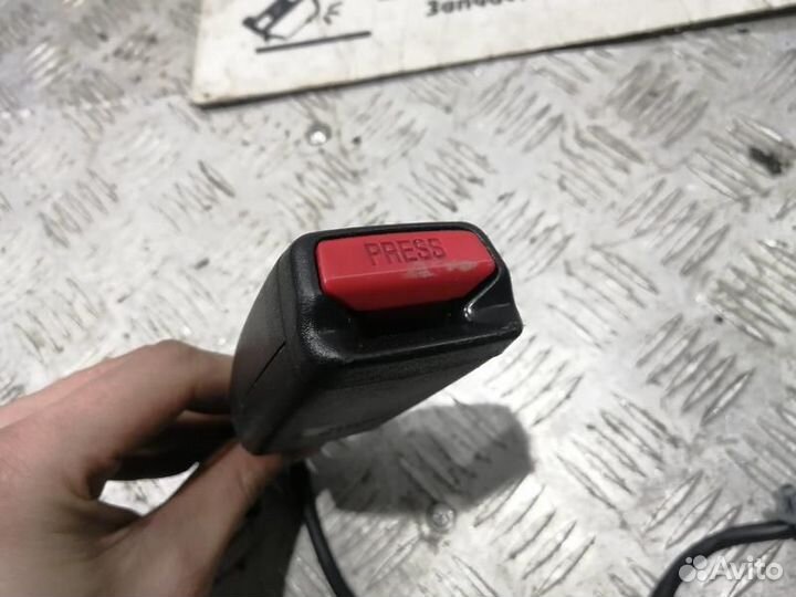 Ответная часть ремня безопасности передн. Note E11