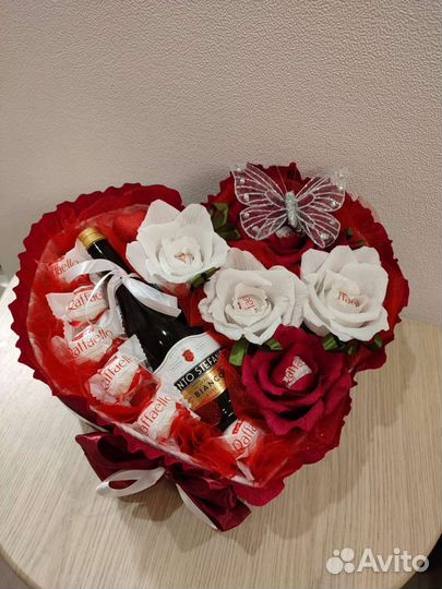 Букеты, оформление бутылок итд