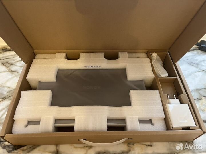 Honor magicbook x14 core i5, RAM 16gb, SSD 512