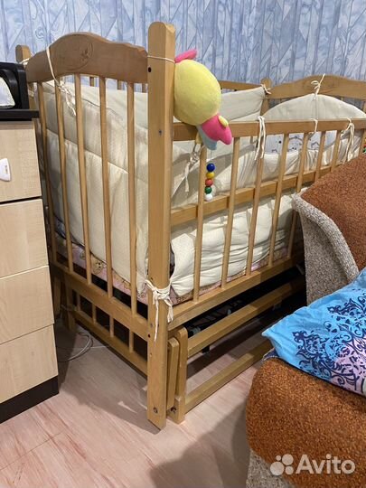 Кровать с маятником + 2 матраса