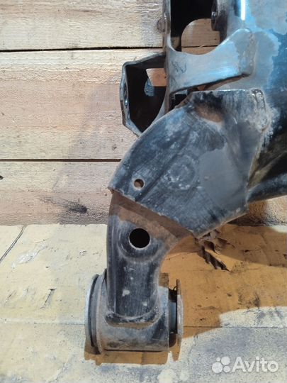 Рычаг передний правый Toyota Land Cruiser