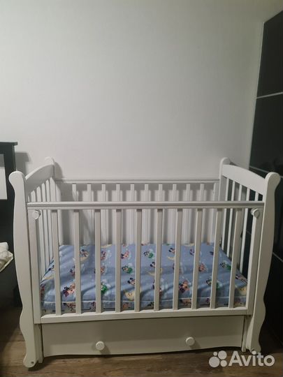 Детская кроватка с продольным маятником Можга