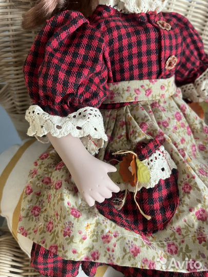 Кукла фарфоровая коллекционная