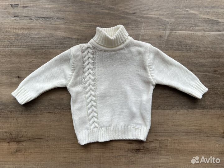 Пуловер на мальчика Турция новый на 6-12 мес