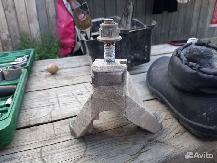 Кронштейн крепления кпп ford focus 1