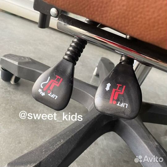 Компьютерное кресло