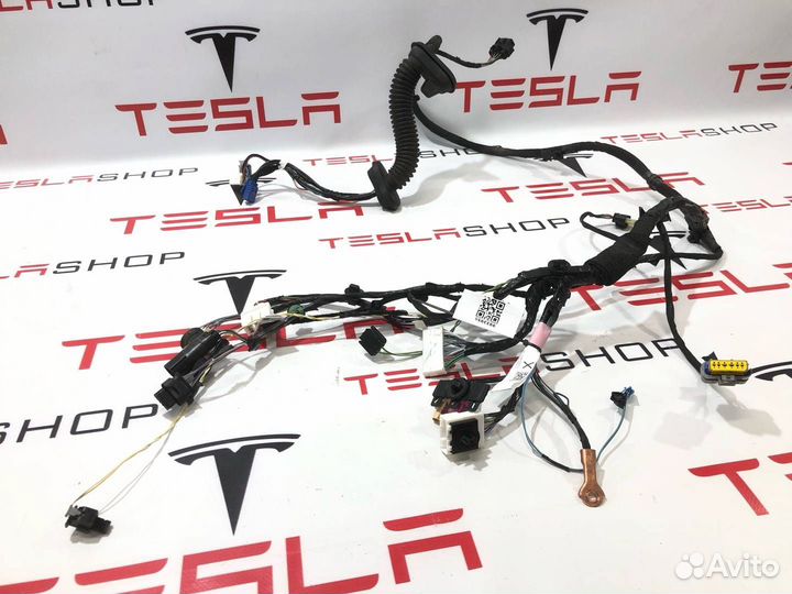 Электропроводка двери Tesla Model X 2019