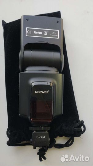 Фотовспышка Neewer TT560