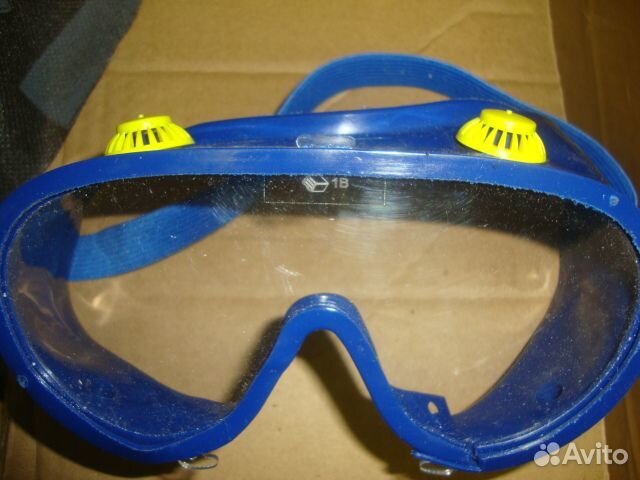 Очки для плавания
