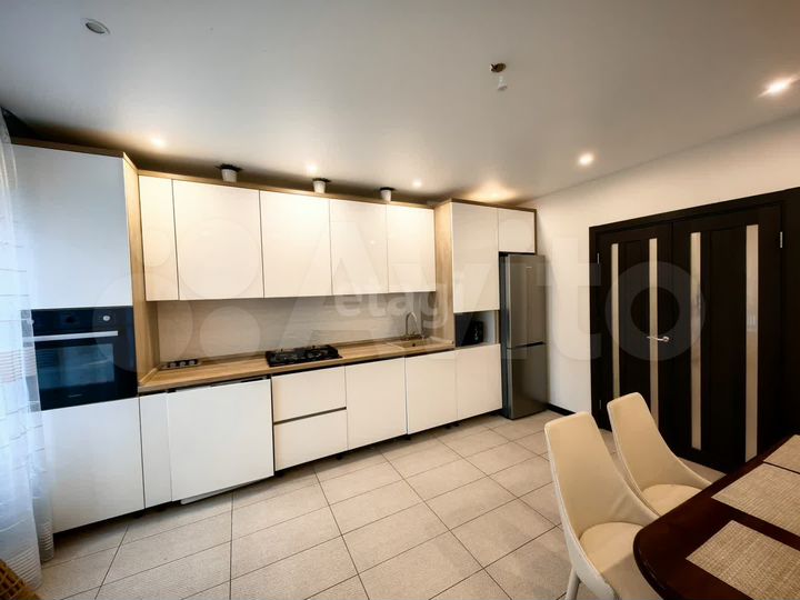 3-к. квартира, 95,7 м², 3/6 эт.