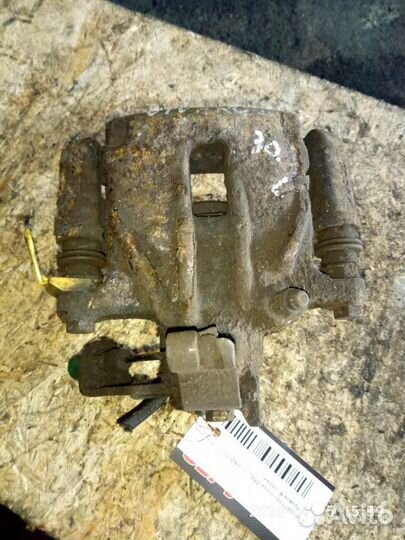 Суппорт задний правый Opel Vivaro A