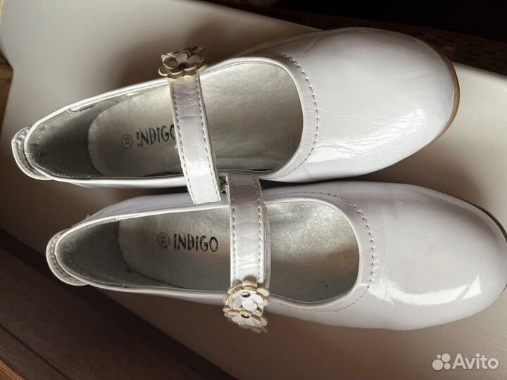 Туфли белые р. 34 -35 (22 стелька)