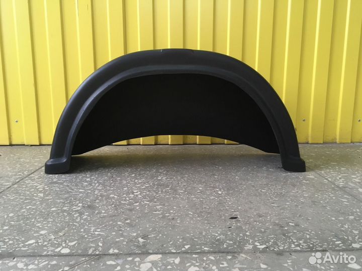 Крыло закрытое на легковой прицеп