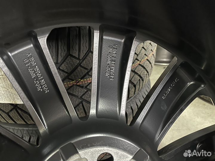 Оригинальные диски на Range Rover Velar R20