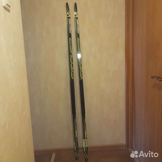 Классические лыжи Fischer