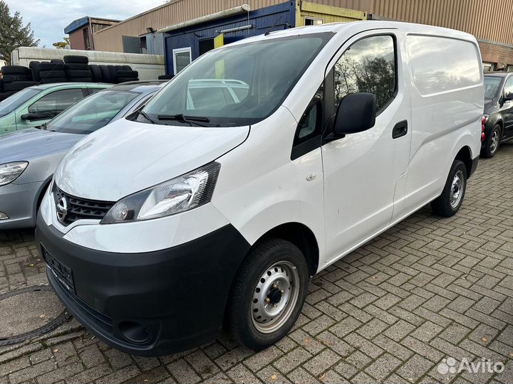 Запчасти б/у Nissan NV200