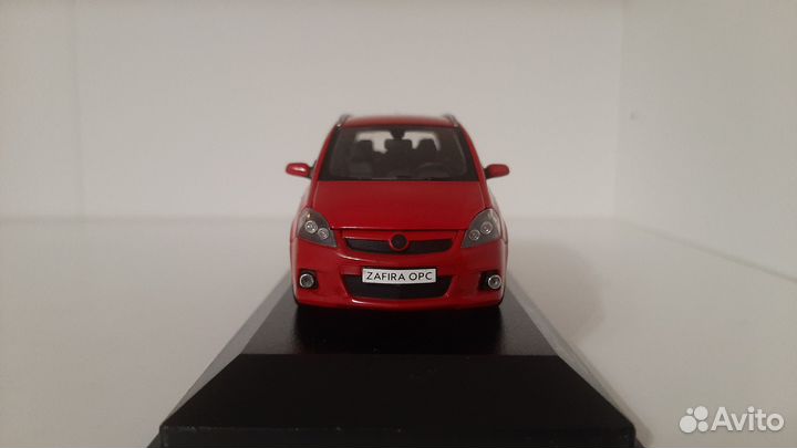 Opel Zafira Opc / 1:43 / Minicamps