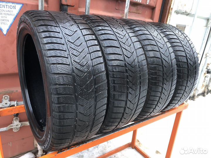 Pirelli Winter Sottozero 3 235/45 R18