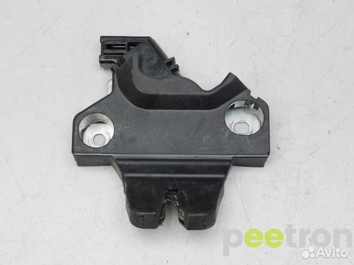 Б/У Замок багажника б/у 6460002080 toyota