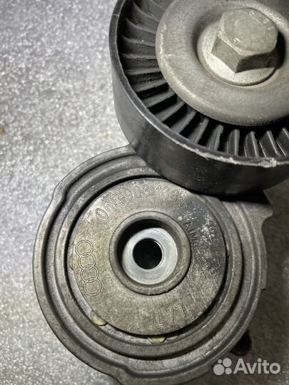 Натяжитель ремня генератора Ауди А6 С7 А7 4G