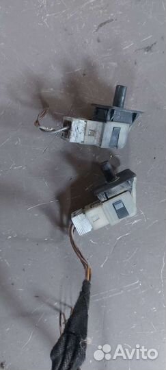 Концевик двери на Mercedes W210