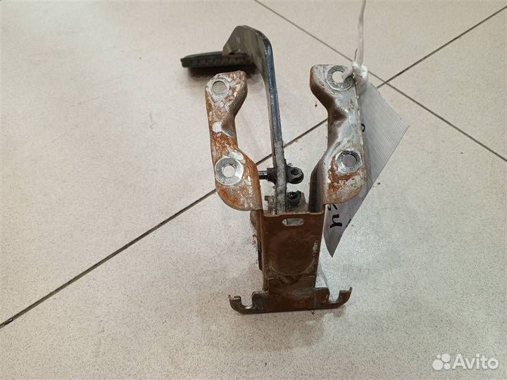 Педаль тормоза Mitsubishi Pajero iO 1998-2007