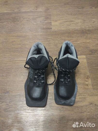 Лыжные ботинки