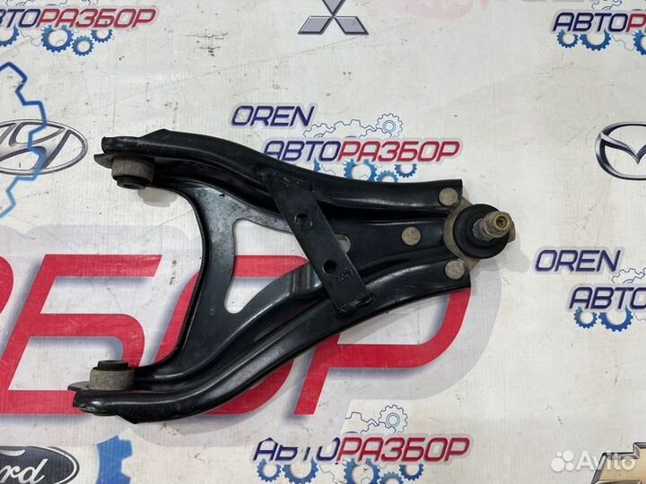 Рычаг подвески нижний передний правый Renault