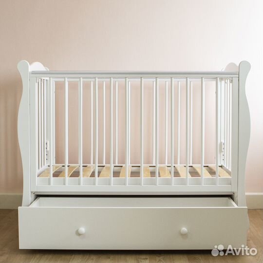 Детская кроватка с продольным маятником Уралочка
