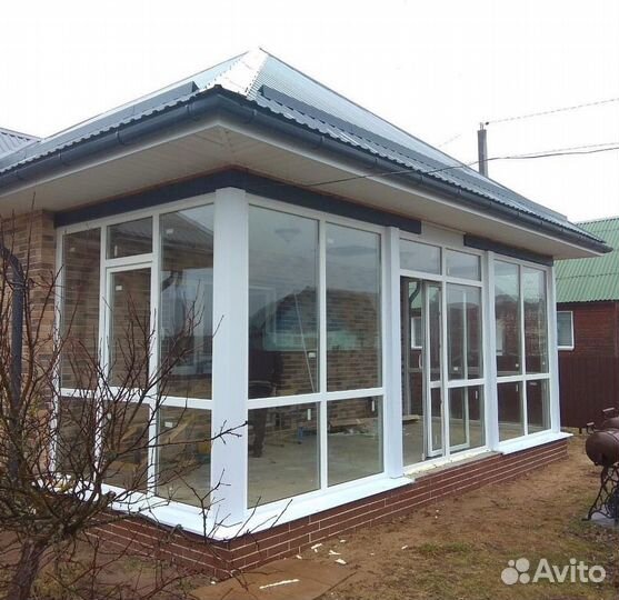 Остекление беседки с отделкой