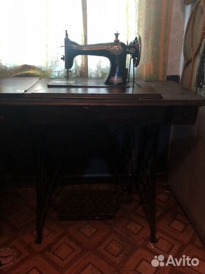 Швейная машинка ссср,ножная