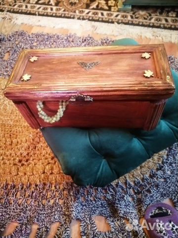 Деревянная шкатулка