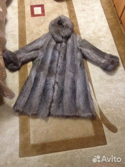 Продам шубу из нутрии с песцом