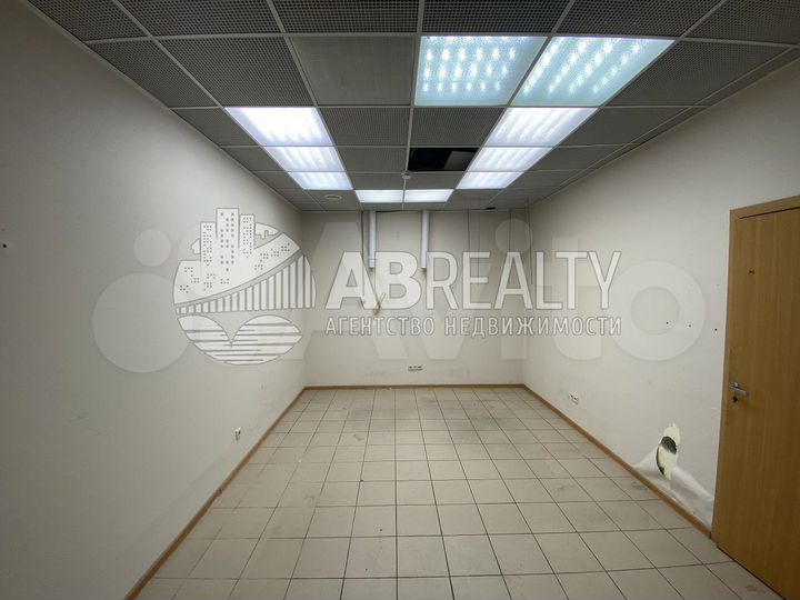 Офис 196.1 м² на высоком этаже