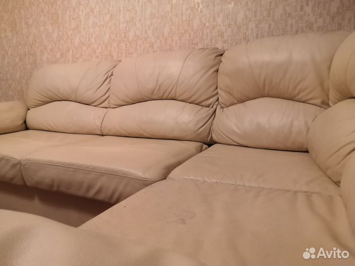 Кожаный угловой диван