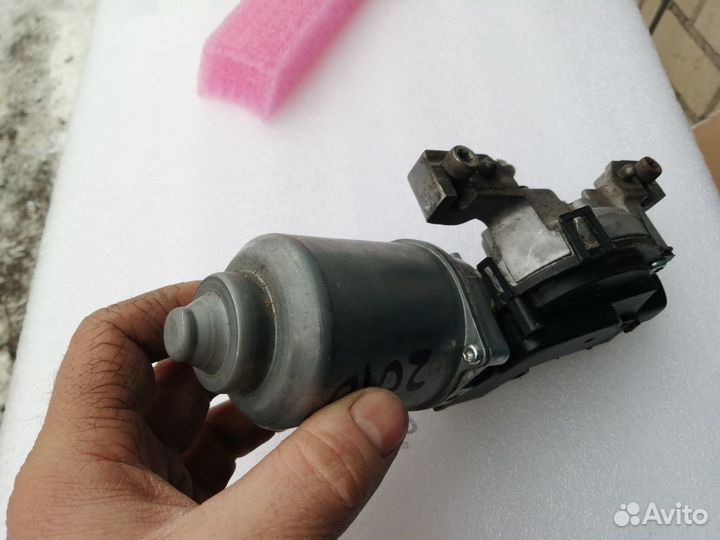 Мотор переднего стеклоочистителя Toyota Hilux