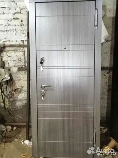 Двери входные в квартиру