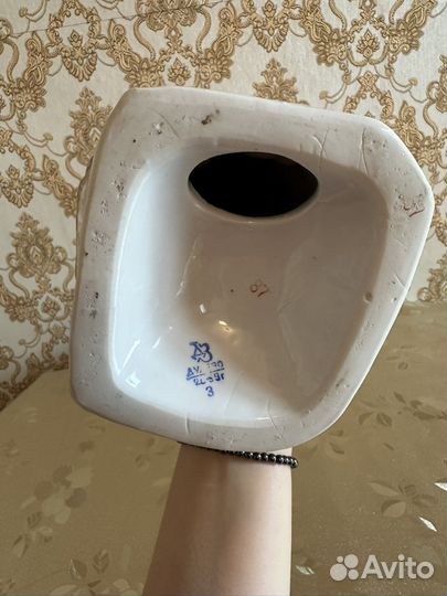 Фарфоровая статуэтка 